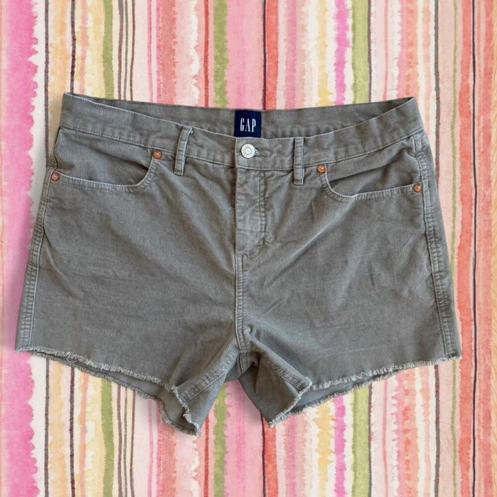 Gap Women's Green and Khaki Shorts